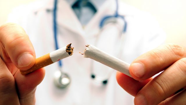 O tabagismo: além de um vício, é um dos principais fatores de risco para pessoas com riscos de desenvolver doenças cardiovasculares